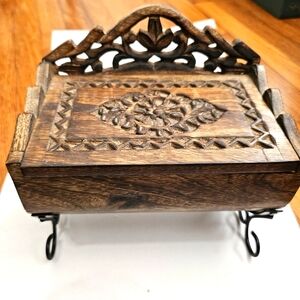 Wooden barrel trinket box